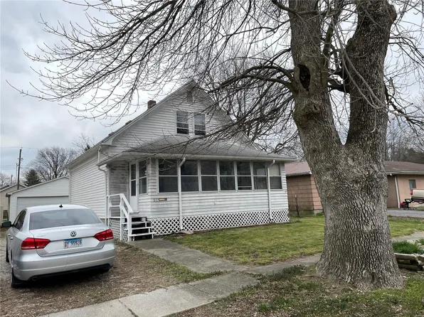 611 Sanford Ave, Nokomis, IL 62075