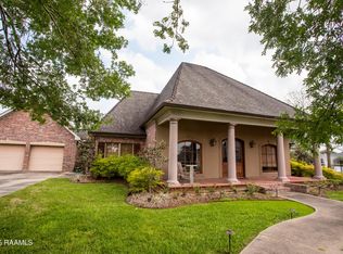 101 Woodbine Dr, Lafayette, LA 70503