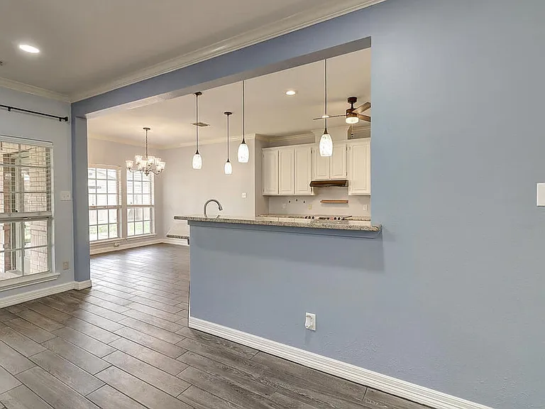 7810 Duchess St — Photo 38