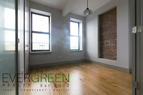Rented by Evergreen Apartments BK | media 43