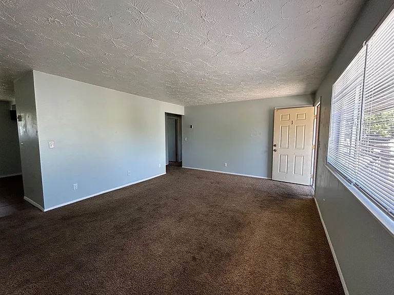 Cedar 680 W — Photo 4