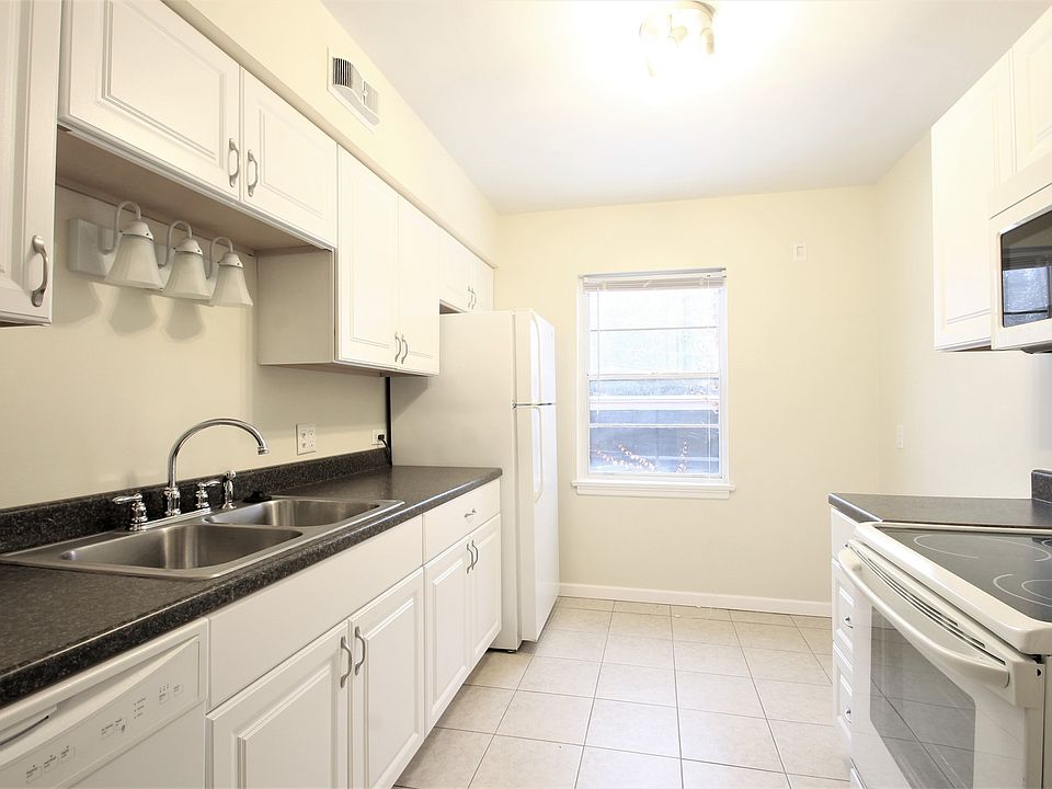 1st image of 3518 California St #3518/05