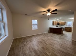 1021 N 20th St APT 100, Quincy, IL 62301