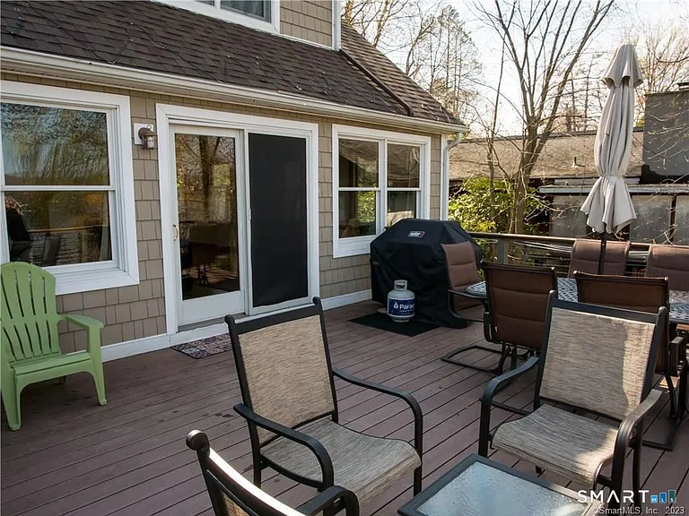 14 Shore Rd — Photo 17