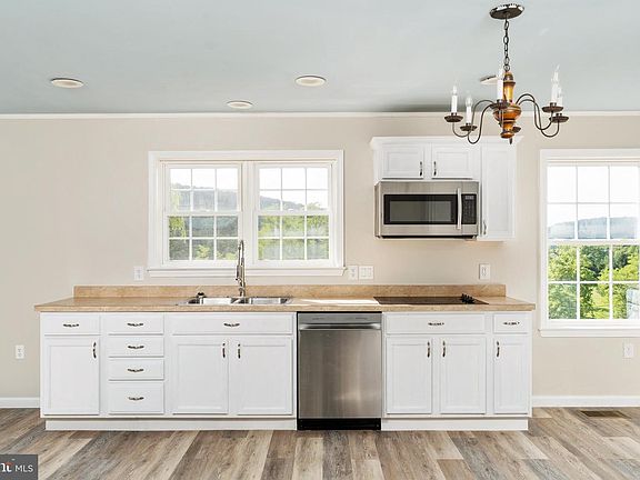 5th image of 102 Zebra Ln