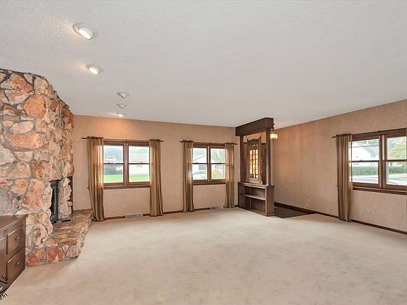 5th image of 240 E Genessee St