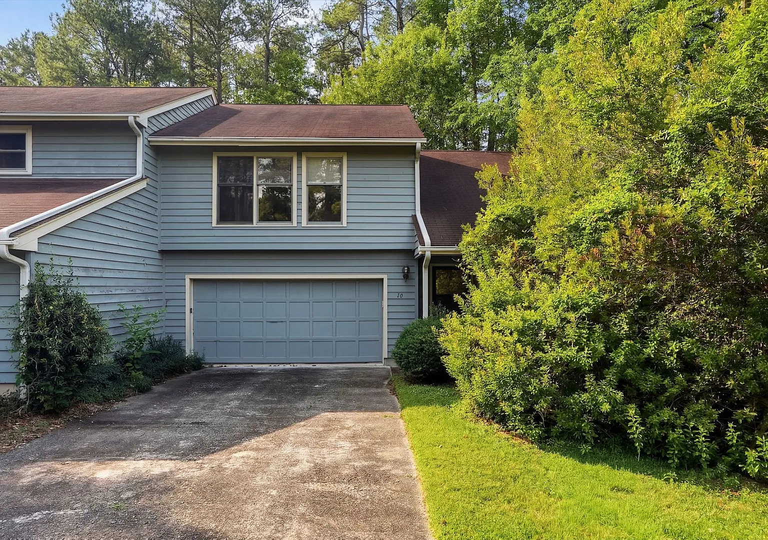 Move In Ready Three Bedroom Home — Photo 1