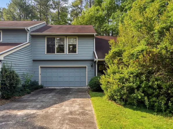 10 Clover Dr, Chapel Hill, NC 27517