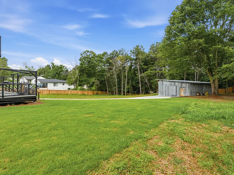 7134 Williams Rd — Photo 3