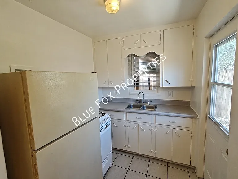 3241 E Bermuda St #2 — Photo 9