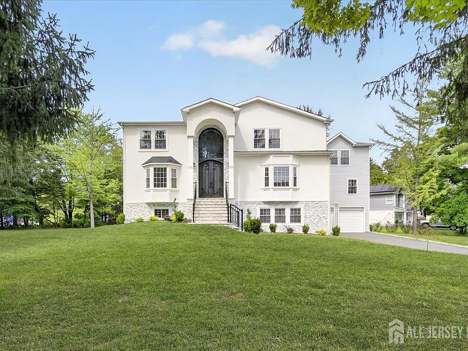 1st image of 22 Mary Ellen Dr