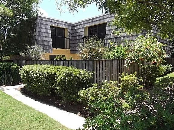 2nd image of 5255 Coral Ct