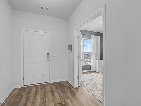 4th image of 225 Oasis Dr