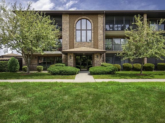 3rd image of 11117 Heritage Dr APT 1D