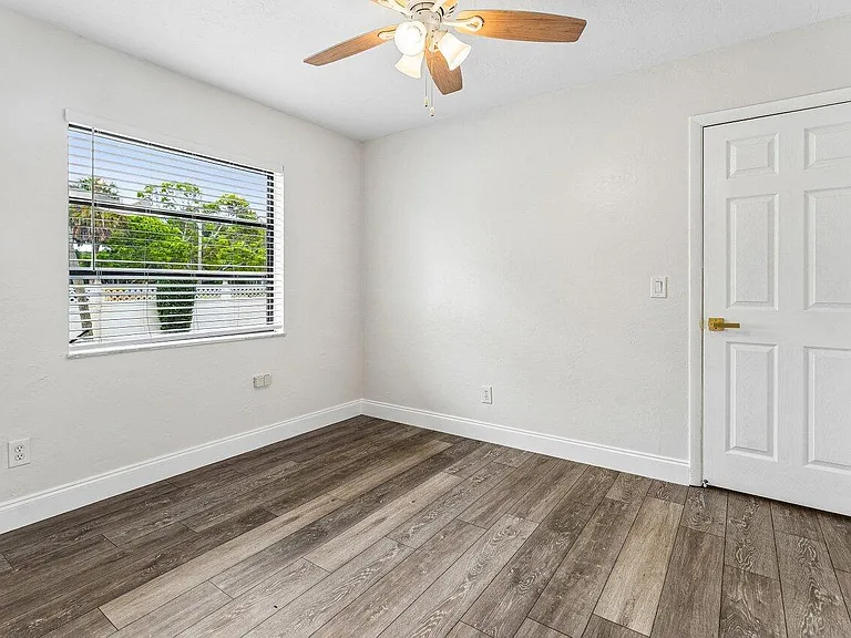 2103 N Palm Cir — Photo 18