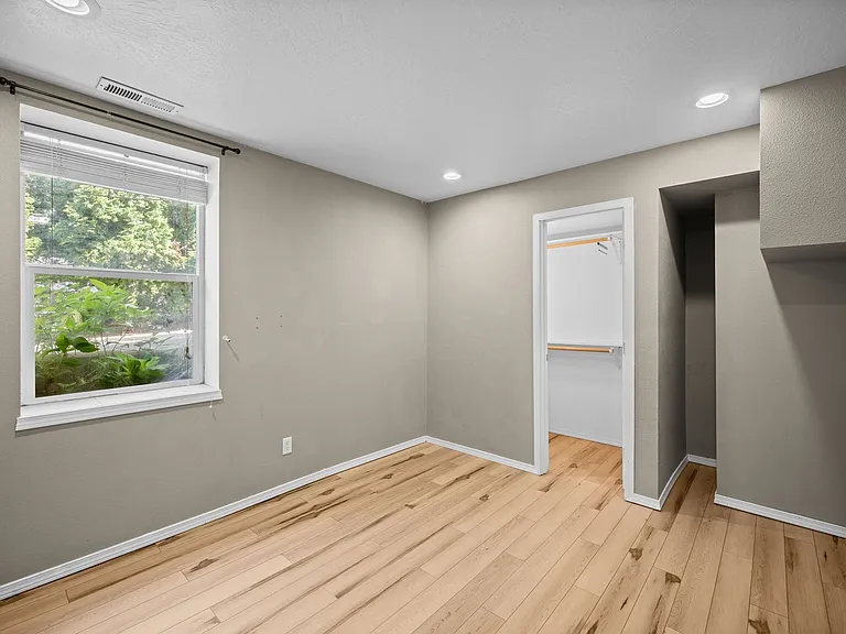 1022 E 12th Ave — Photo 10