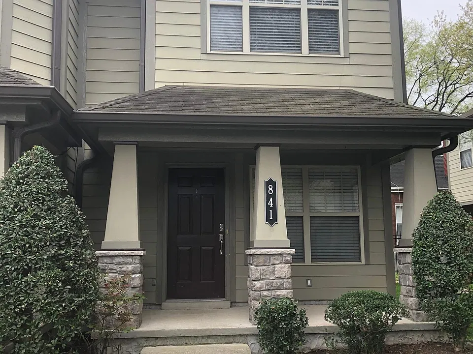 841 S Douglas Ave
