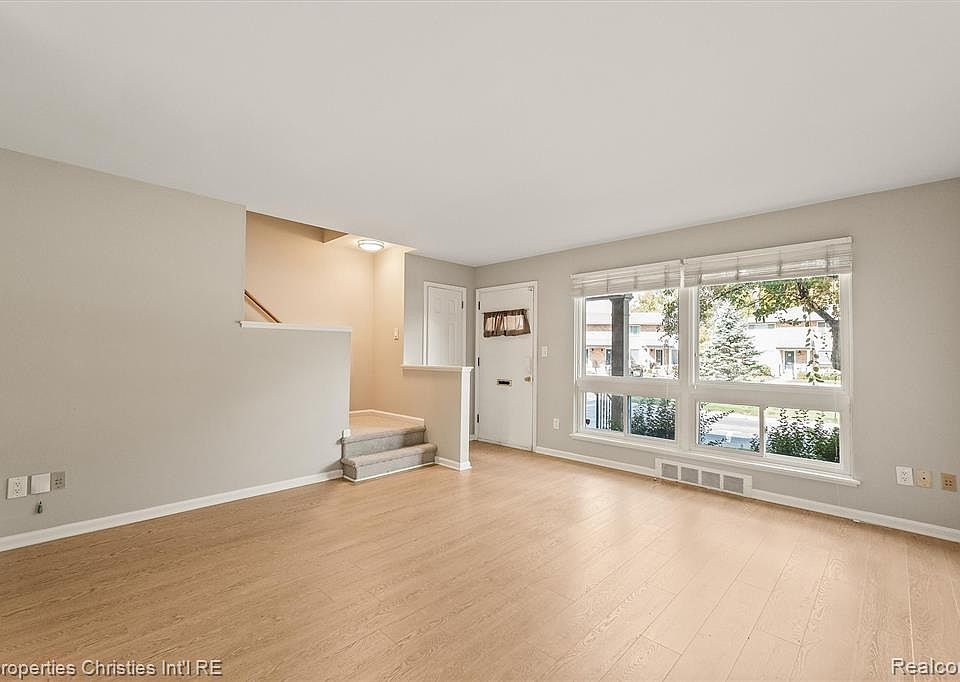 1037 N Old Woodward Ave Unit 4, photo 5
