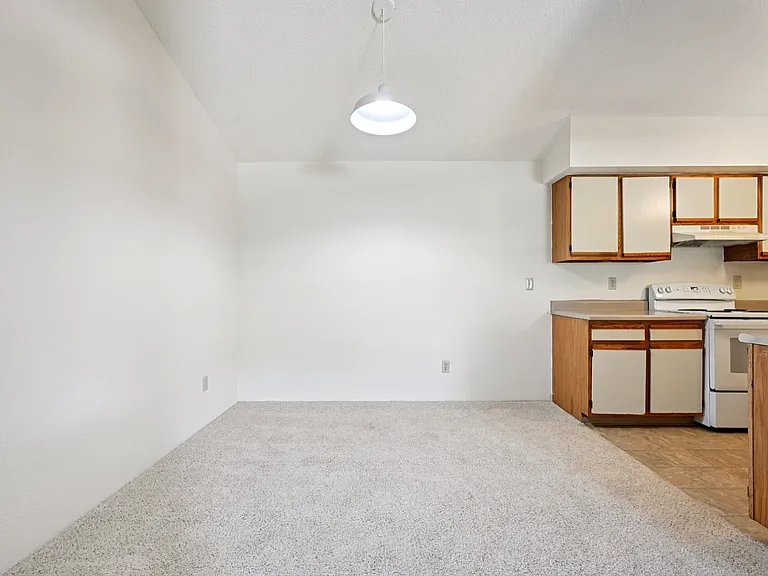 Hunter's Run Apartments — Photo 12
