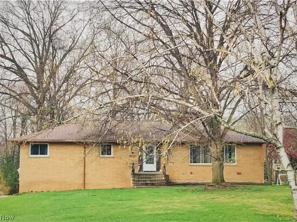 6473 Tanglewood Ln, Seven Hills, OH 44131