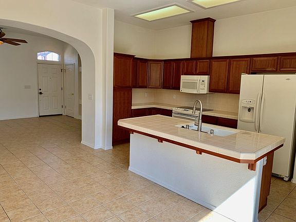 2nd image of 1911 N Miramar Ln