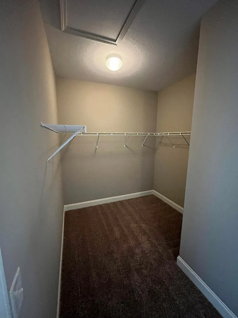 Building Photo - 6841 Wren Creek Dr