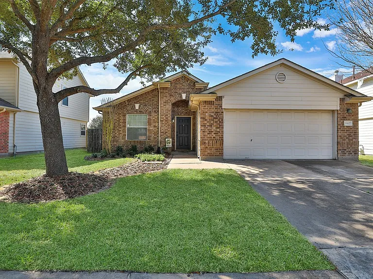 19627 Beachy Ct — Photo 1