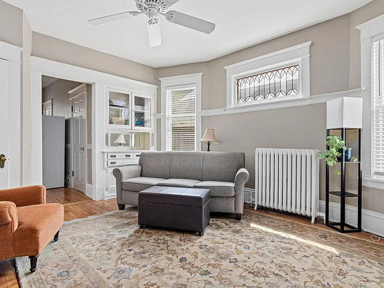 184 George St W #2 — Photo 4