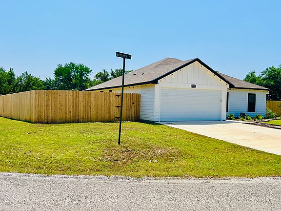 2nd image of 615 Gemini Ct