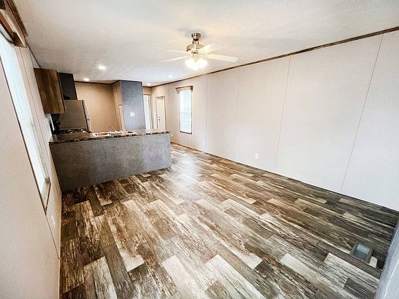3rd image of 18733 Samuels Rd #155