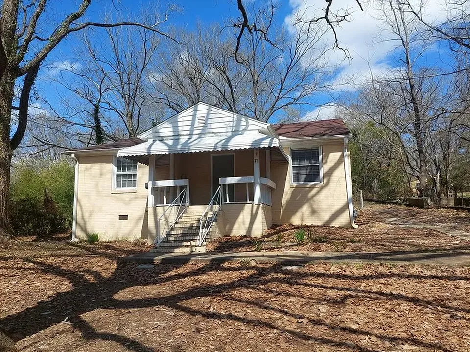 37 Eddy Dr