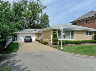 18 East Ave, Park Ridge, IL 60068