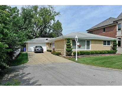 18 East Ave photo 1