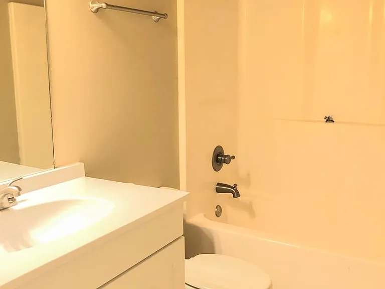 1121 Livingston Trl — Photo 21