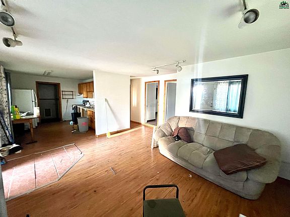 3rd image of 1516 Eielson St
