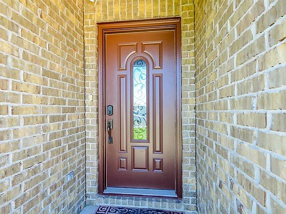 3rd image of 18307 Trace Pointe Ln