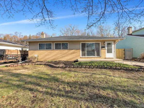 25518 Champaign St, Taylor, MI 48180