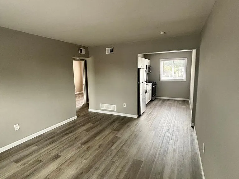 Bennington Place — Photo 43