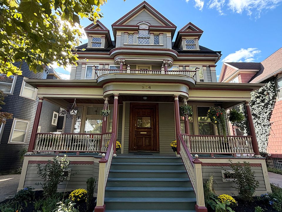 1st image of 204 Lancaster Ave #3