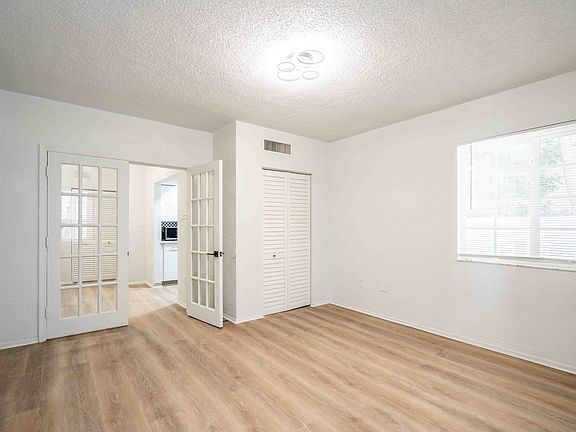 5th image of 922 Pennsylvania Ave APT 106