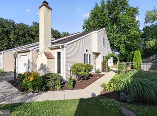 284 Woods Edge Pl, Langhorne, PA 19047