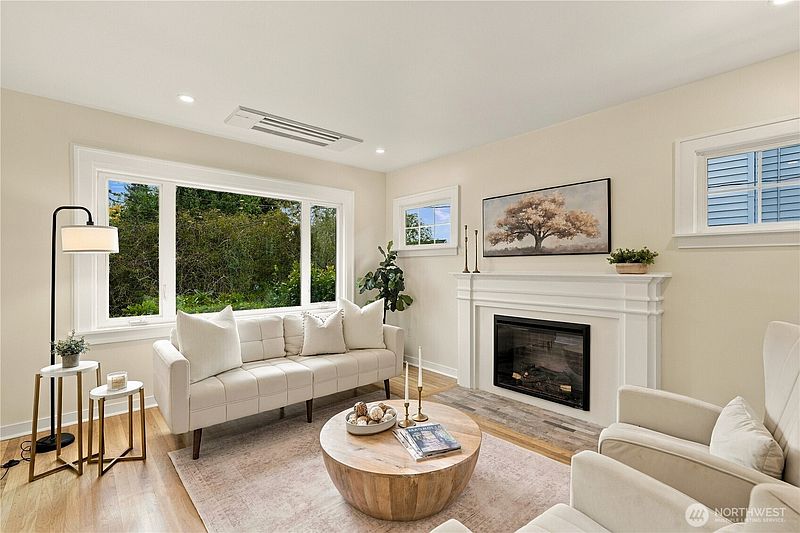 5th image of 8055 Corliss Avenue N