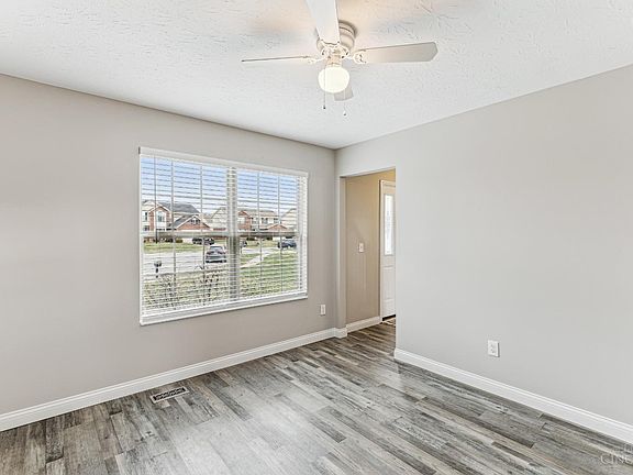 5th image of 7813 Seabury Ct
