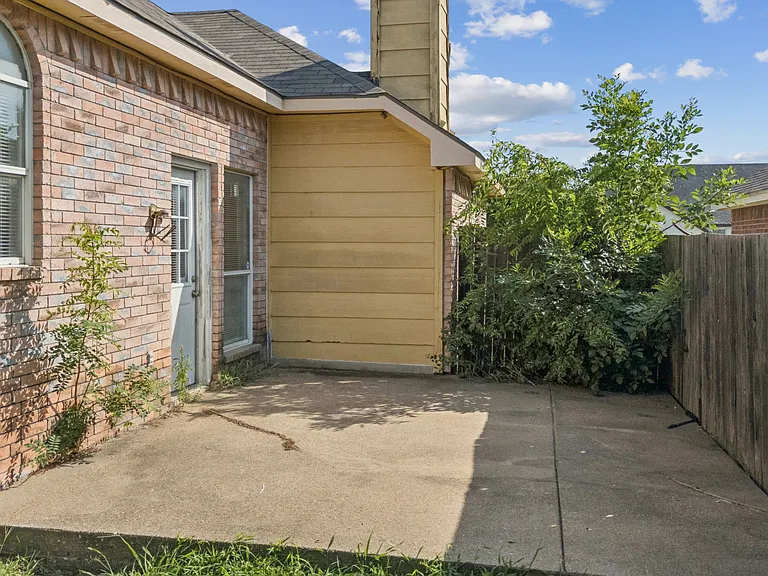 1602 Develon Dr — Photo 20