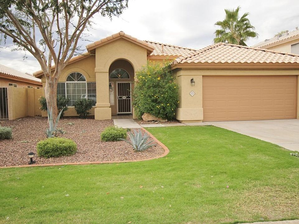 1-3563 E Utopia Front