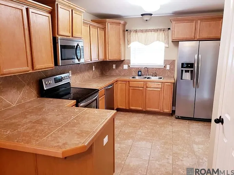 14364 Summerset Dr — Photo 3