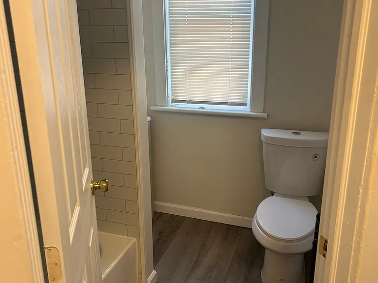 2436 Jefferson St — Photo 5