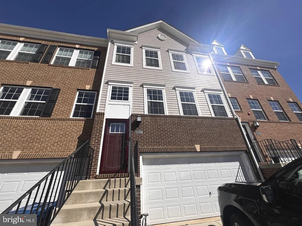 3 bed, 4.0 bath, 2452 sqft, $2,900 — Photo 1