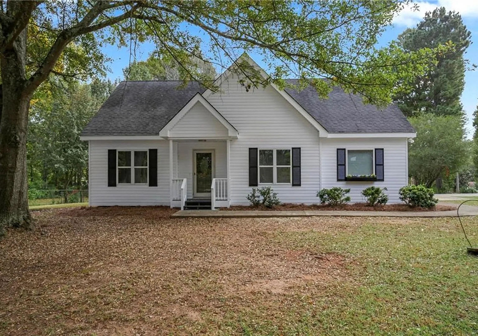 Beautifully Remodeled Home on Large Corner Lot — Photo 1