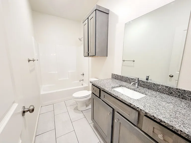 5832 Virginia Ave — Photo 6